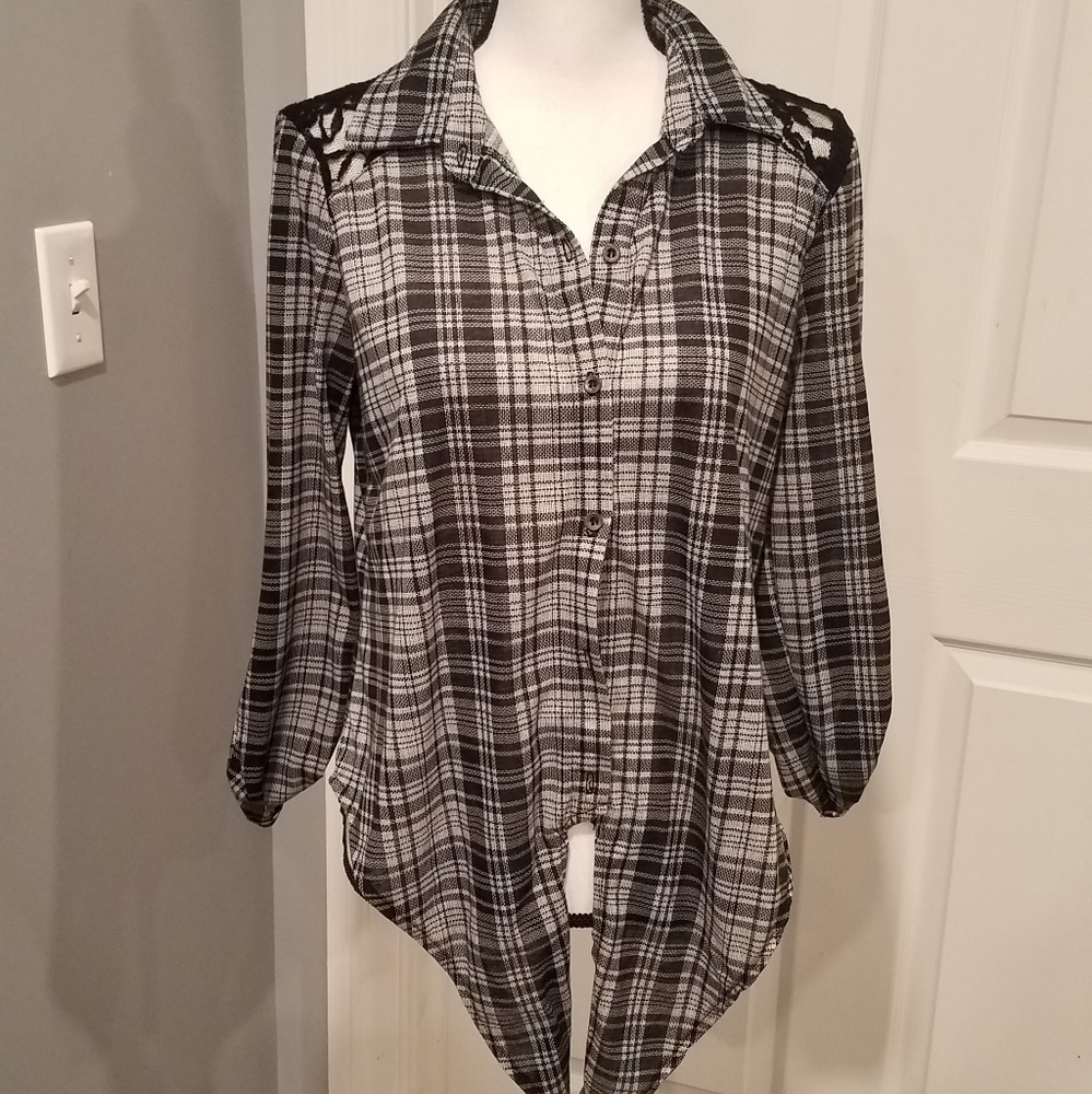 LACED BACK FLANNEL PRINT RUE 21 - Picture 3 of 7